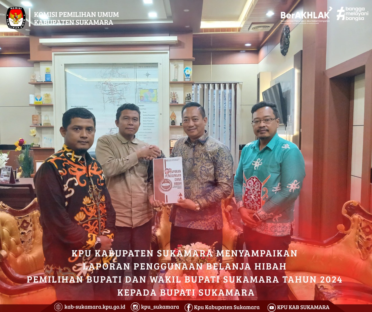Penyerahan Dana Hibah Pemilihan Bupati dan Wakil Bupati Sukamara Tahun 2024