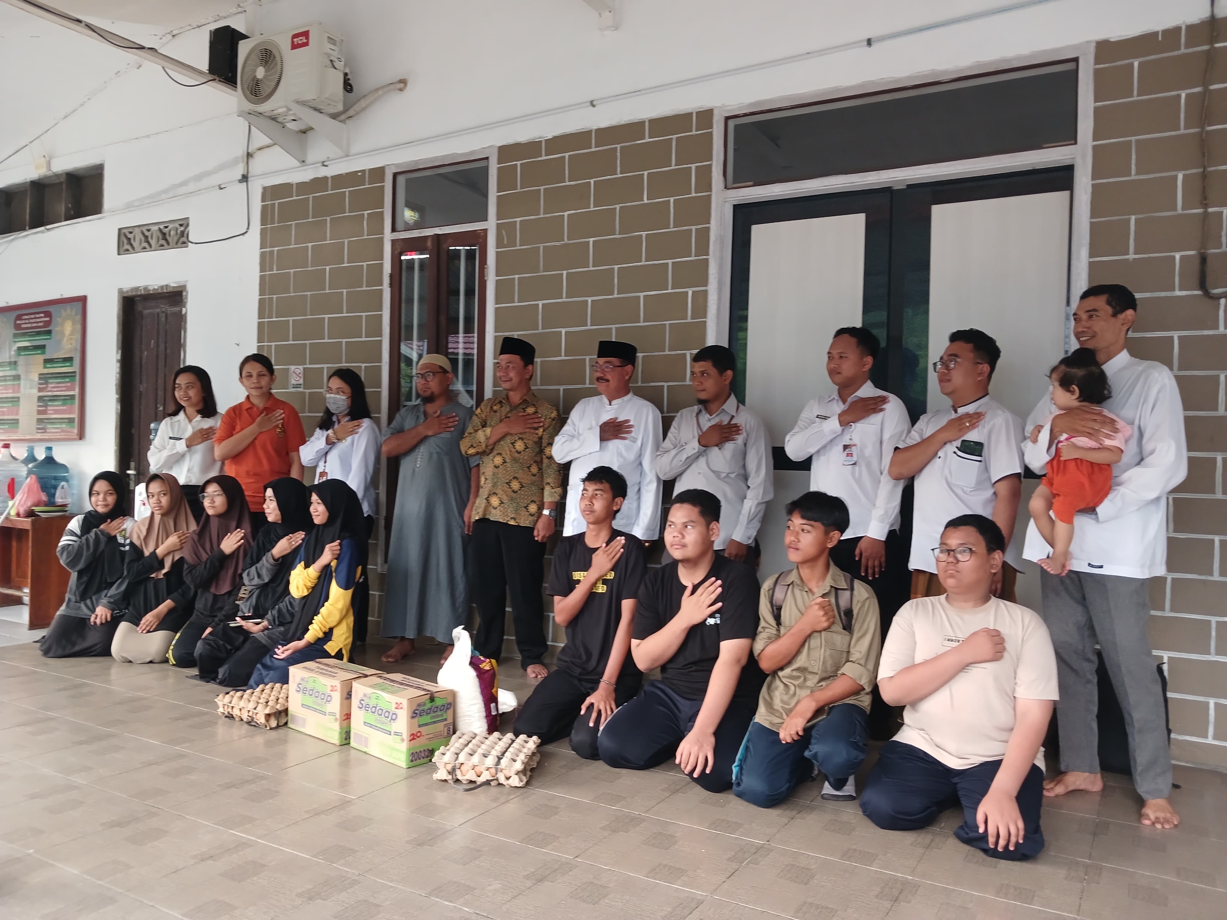 Santunan dan Doa Bersama Asrama Putri dan Putri Muhammadiyah di Lingkungan KPU Kabupaten Sukamara